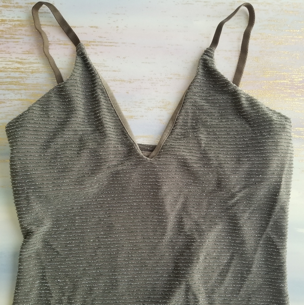 Express sz M Medium V Neck Shelf Bra Tank Cami